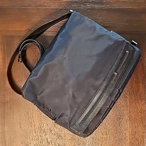 FLASH SALE❗️TUMI Laptop Crossbody Messenger Bag with Pouch